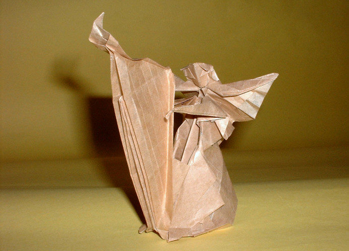 Origami Angel playing the harp by Fumiaki Kawahata folded by Gilad Aharoni