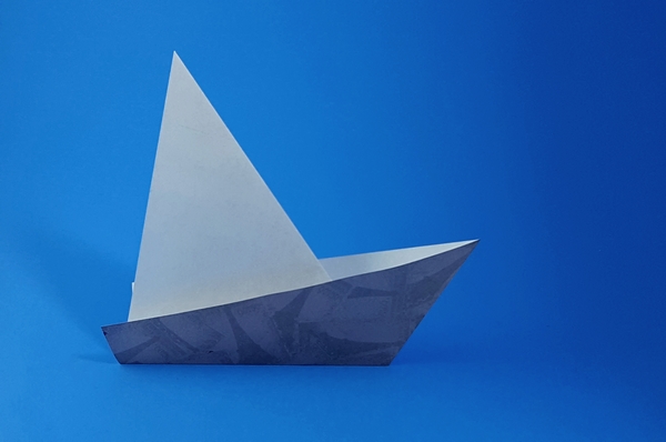Origami Yacht by Traditional folded by Gilad Aharoni
