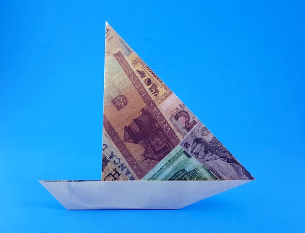 Origami Yacht by Traditional folded by Gilad Aharoni