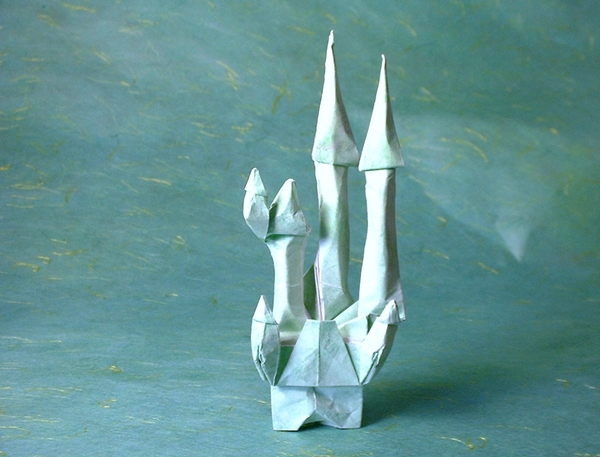 Origami Fairy-tale castle by Eran Leiserowitz folded by Gilad Aharoni