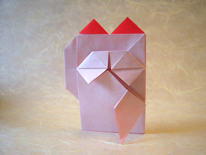 Origami Beckoning cat by Katsushi Nosho folded by Gilad Aharoni