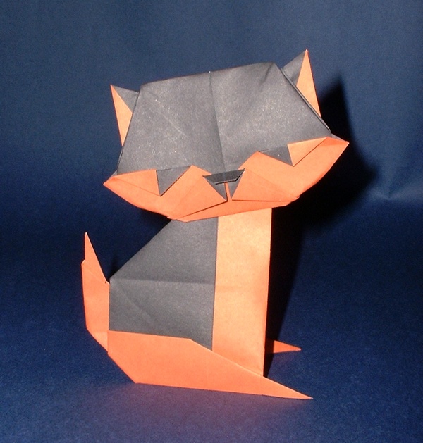 Origami Cat - head shaking by Taichiro Hasegawa folded by Gilad Aharoni
