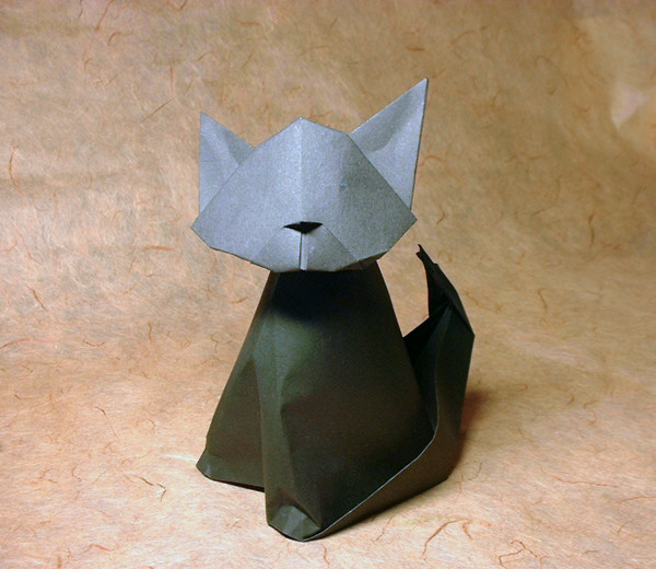 Origami Cat - nodding by Max Hulme folded by Gilad Aharoni