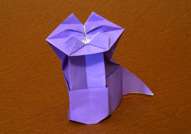 Origami Cat - sitting by Kimura Yoshihisa folded by Gilad Aharoni