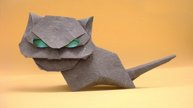 Origami Cat by Akira Yoshizawa folded by Gilad Aharoni