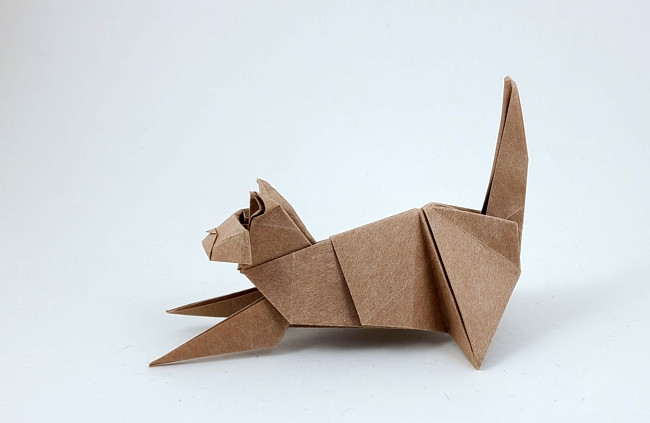 Origami Stretching cat by Yosuke Muroya folded by Gilad Aharoni