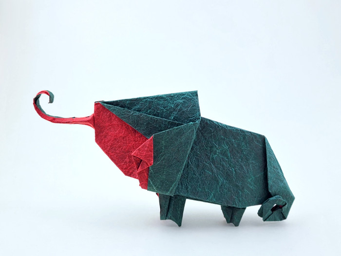 Origami Chameleon by Xin Can (Ryan) Dong folded by Gilad Aharoni