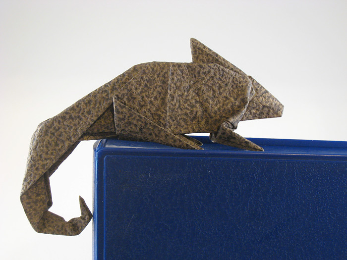 Origami Chameleon by Saadya Sternberg folded by Gilad Aharoni