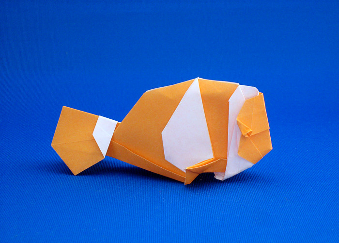 Origami Clownfish by Katrin Shumakov folded by Gilad Aharoni