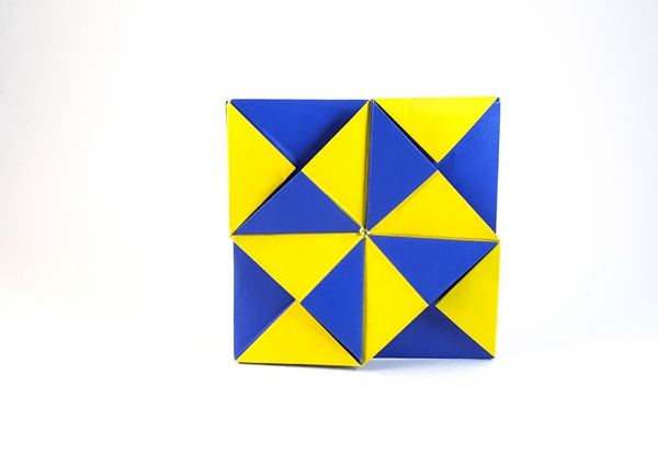 Origami Coaster 1 by Miyajima Noboru folded by Gilad Aharoni