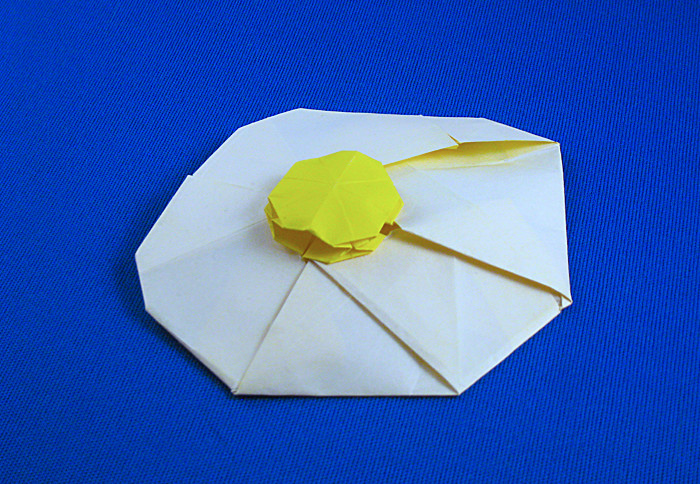 Origami Inflatable egg by Peter Engel folded by Gilad Aharoni