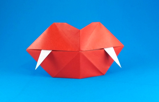 Origami Fangs by Steve Biddle folded by Gilad Aharoni