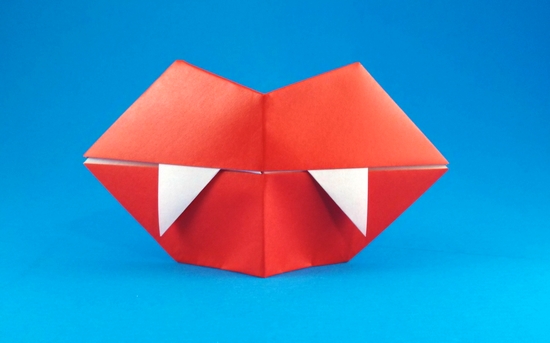 Origami Fangs by Kunihiko Kasahara folded by Gilad Aharoni