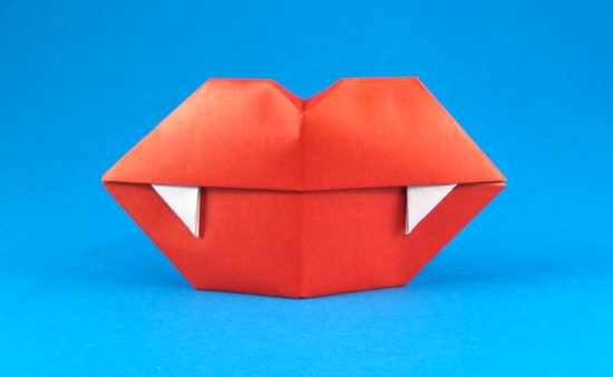 Origami Fangs by Eric Kenneway folded by Gilad Aharoni