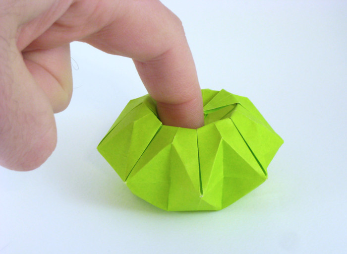 Origami Finger-eating pot by Toshikazu Kawasaki folded by Gilad Aharoni