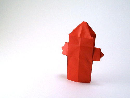 Origami Fire hydrant by Shuki Kato folded by Gilad Aharoni