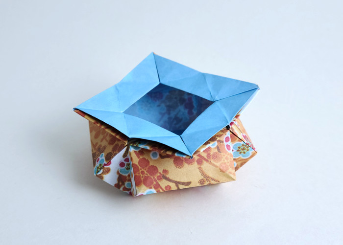 Origami Fishbowl by Pasquale d'Auria folded by Gilad Aharoni