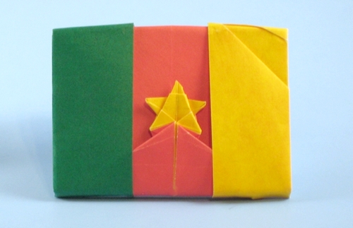 Origami Flag of Cameroon by Gilad Aharoni folded by Gilad Aharoni