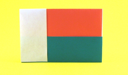 Origami Flag of Madagascar by Gilad Aharoni folded by Gilad Aharoni