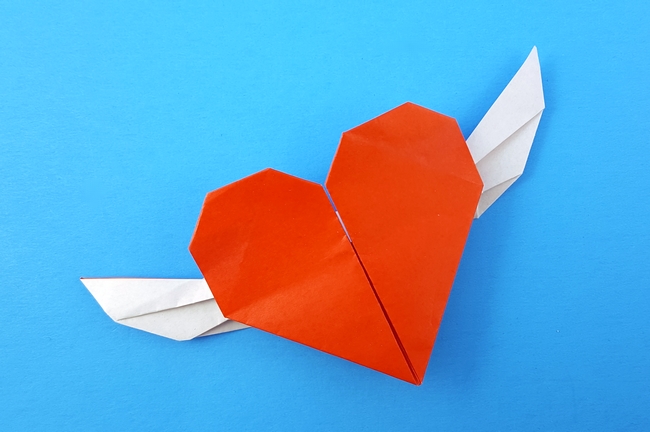 Origami Flying heart by Paul Ee folded by Gilad Aharoni