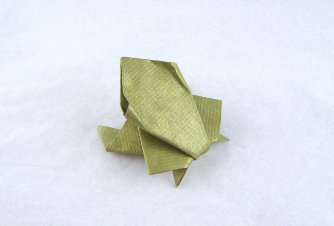Origami Frog - jumping by Akira Yoshizawa folded by Gilad Aharoni
