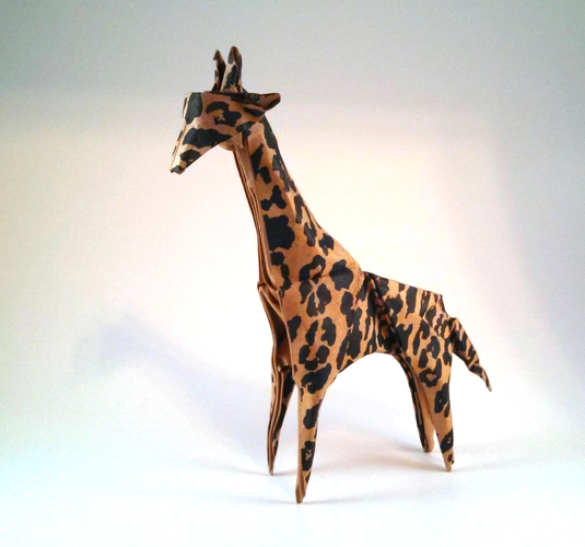 Origami Giraffe by Matsuno Yukihiko folded by Gilad Aharoni