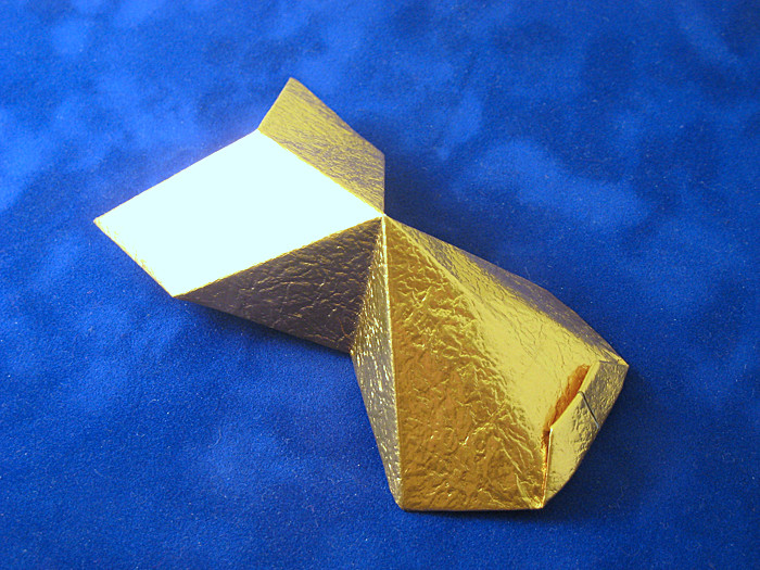 Origami Goldfish by Takekawa Seiryo folded by Gilad Aharoni