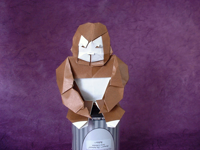 Origami Gorilla - baby by Gohara Toshio folded by Gilad Aharoni