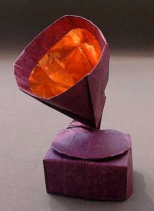 Origami Gramophone by Pasquale d'Auria folded by Gilad Aharoni