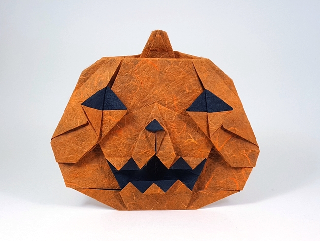 Origami Jack-o'-lantern by Miyamoto Chuya folded by Gilad Aharoni