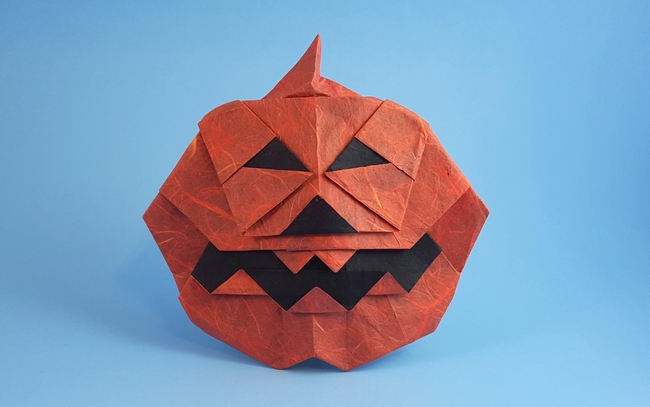 Origami Jack-o'-lantern by Seiji Nishikawa folded by Gilad Aharoni