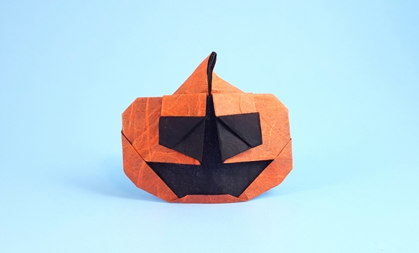 Origami Jack-o'-lantern by Yamada Katsuhisa folded by Gilad Aharoni