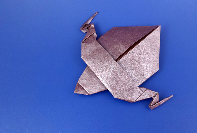 Origami Jem'Hadar attack ship by Klaus Dieter Ennen folded by Gilad Aharoni
