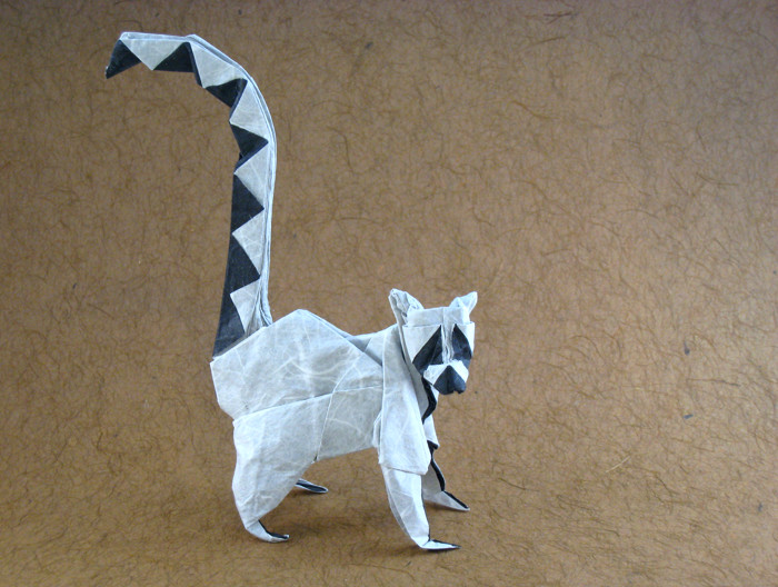 Origami Lemur - ring-tailed by Roman Diaz folded by Gilad Aharoni