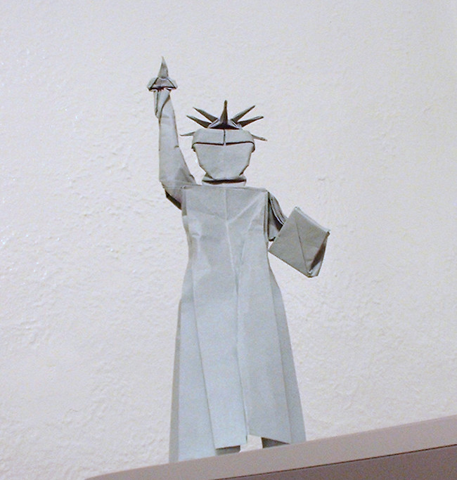 Origami Statue of Liberty by David Shall folded by Gilad Aharoni