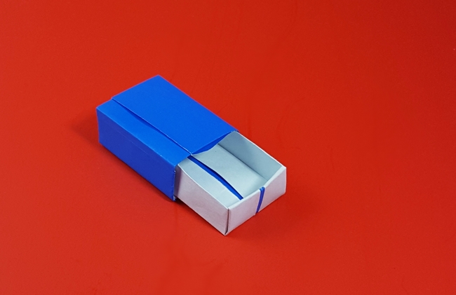Origami Matchbox by Martin Wall folded by Gilad Aharoni