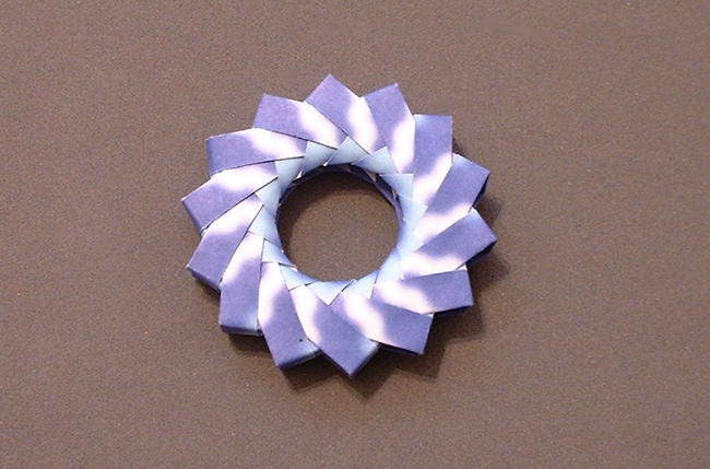 Origami Modular ring by Paolo Bascetta folded by Gilad Aharoni
