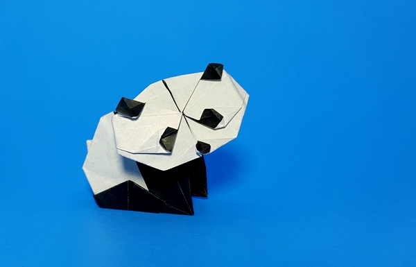 Origami Panda by Fumiaki Kawahata folded by Gilad Aharoni