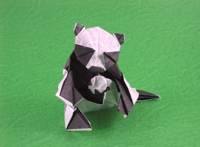Origami Panda and young by Yamada Katsuhisa folded by Gilad Aharoni
