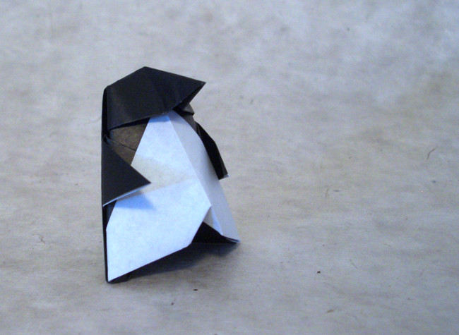 Origami Penguin glove puppet by Matsuno Yukihiko folded by Gilad Aharoni