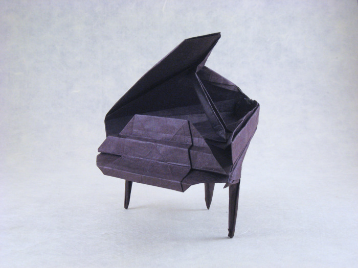 Origami Piano by Patricia Crawford folded by Gilad Aharoni