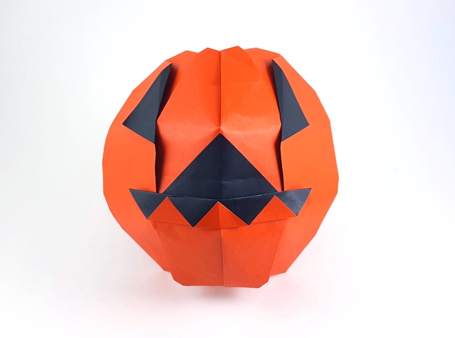 Origami Jack-o'-lantern by Barbara Leonardi folded by Gilad Aharoni