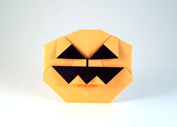 Origami Jack-o'-lantern by Miyajima Noboru folded by Gilad Aharoni