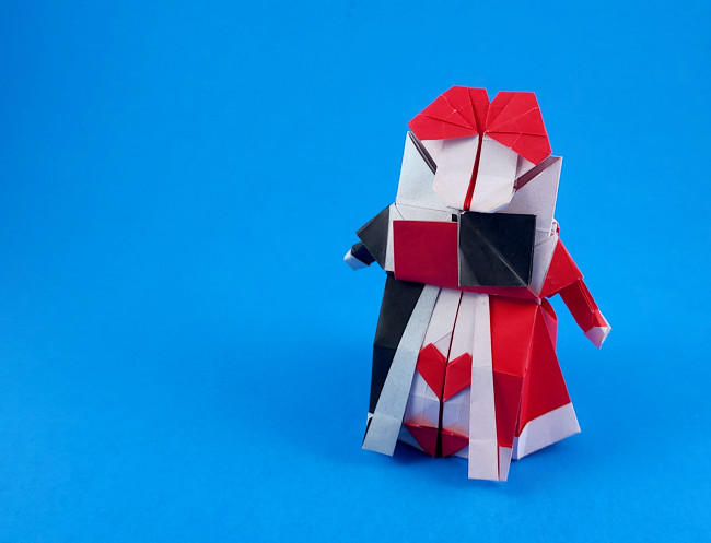 Origami Queen of hearts by Mitsuda Shigeru folded by Gilad Aharoni