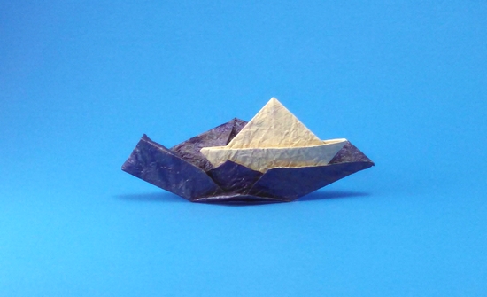 Origami Sailing boat in sea - setting sail by Joseph Fleming folded by Gilad Aharoni