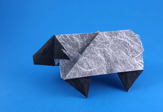 Origami Suffolk sheep by Tsuruta Yoshimasa folded by Gilad Aharoni