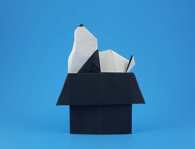 Origami Snoopy on doghouse by Juan Francisco Carrillo (Juanfran) folded by Gilad Aharoni
