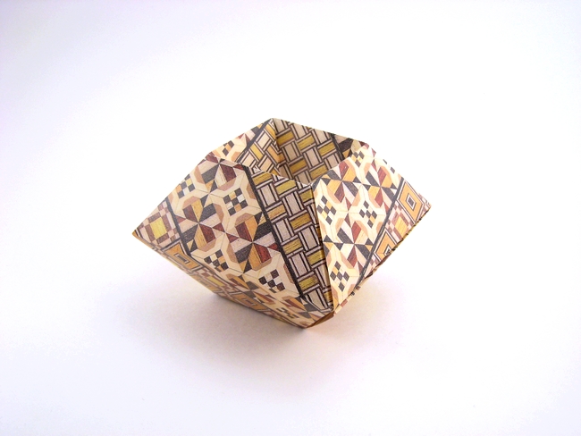Origami Squarish doughnuts by Jun Maekawa folded by Gilad Aharoni