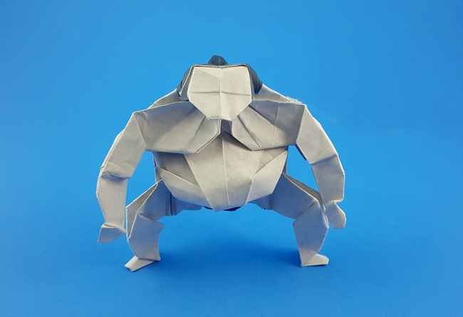 Origami Sumo by Yoo Tae Yong folded by Gilad Aharoni
