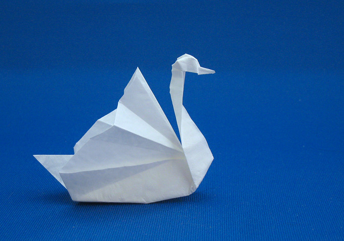 Origami Swan by Kunihiko Kasahara folded by Gilad Aharoni